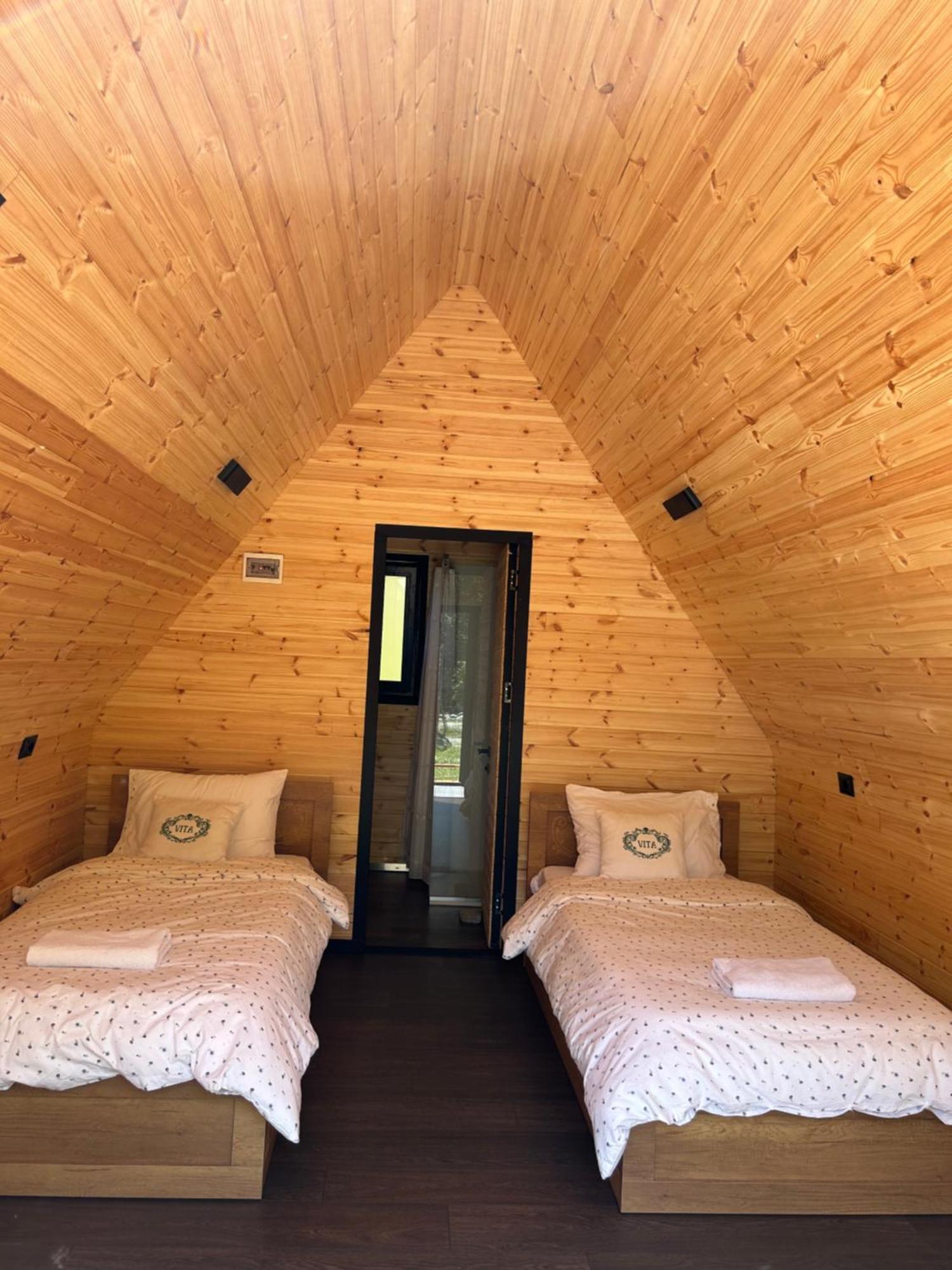 Vita Guesthouse Bajram Curri Экстерьер фото